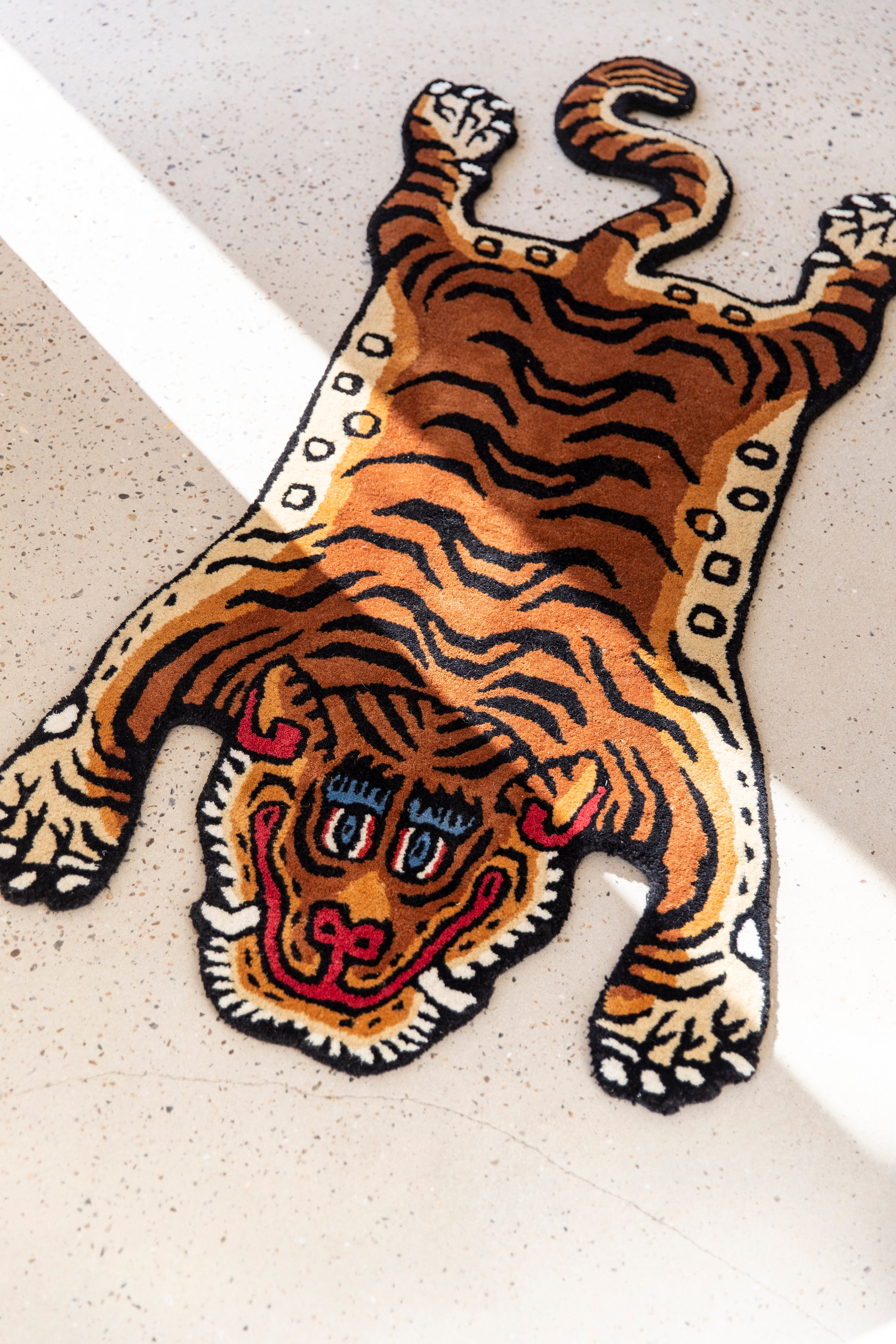Bristol tiger rug Lサイズ チベタンタイガーラグ ラージ DETAIL Tibetan Tiger Rug Lサイズ
